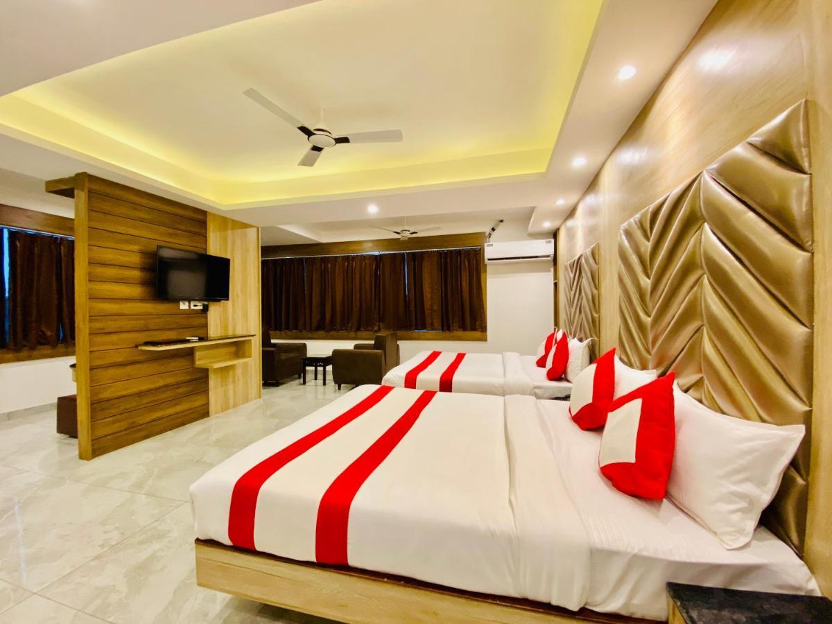 The Eleganza Hotel Jhājra Buitenkant foto